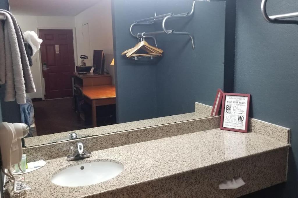 Osu 2 Queen Beds Hotel Room 230 Wi-Fi Stillwater Bagian luar foto