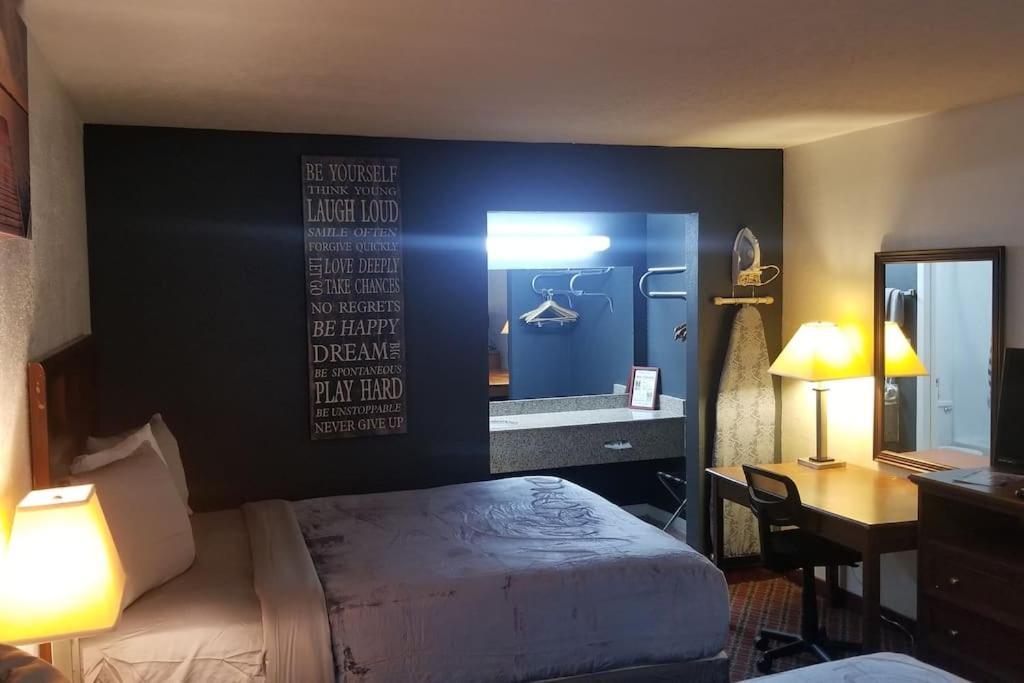 Osu 2 Queen Beds Hotel Room 230 Wi-Fi Stillwater Bagian luar foto