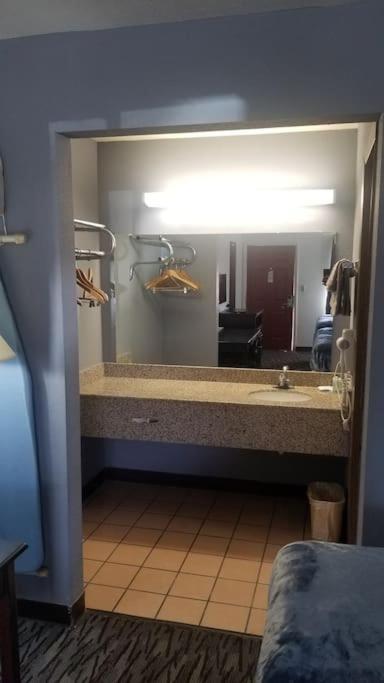 Osu 2 Queen Beds Hotel Room 230 Wi-Fi Stillwater Bagian luar foto